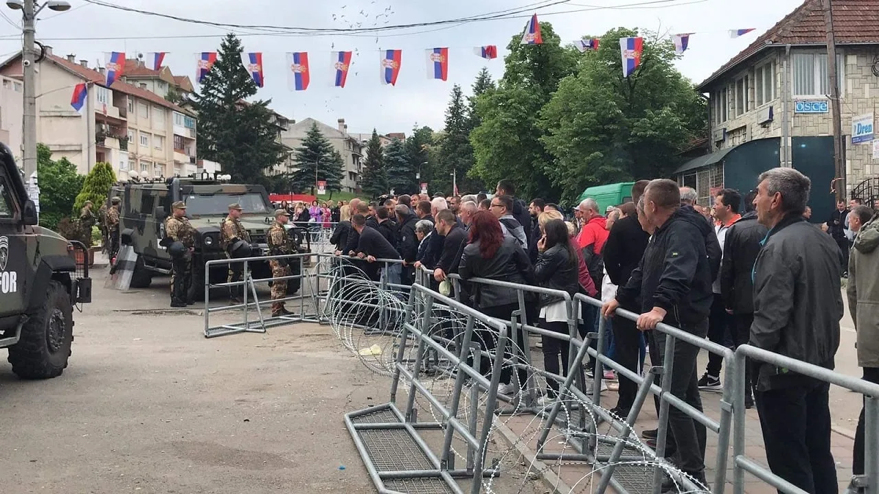 Serbët protestojnë edhe sot në veri, paralajmërojnë se protesta sot do të jetë më masive