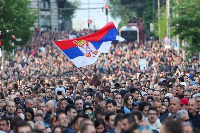 Serbët e Kosovës ankohen në polici, për presionin që po iu bëhet për të shkuar në tubimin e thirrur nga Vuçiq
