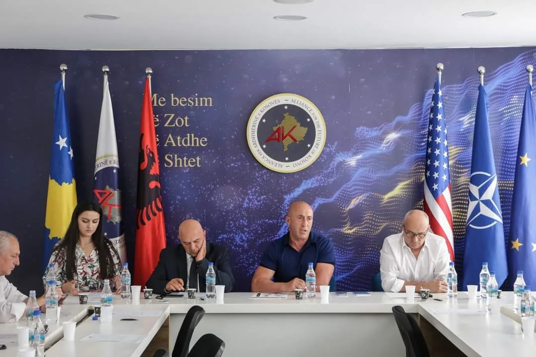 AAK: Qeveria po eksperimenton me dialogun