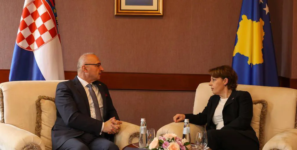 Gërvalla bisedon me homologun kroat për procesin e integrimit euroatlantik të Kosovë