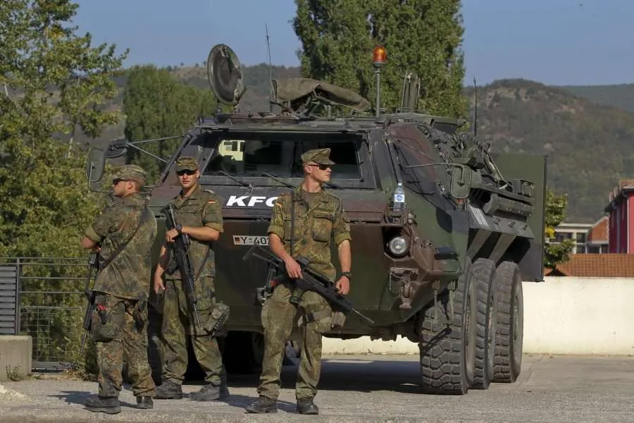 Komandanti i KFOR-it: Po të mos intervenonim në veri, tani do të vajtonim për të vdekurit