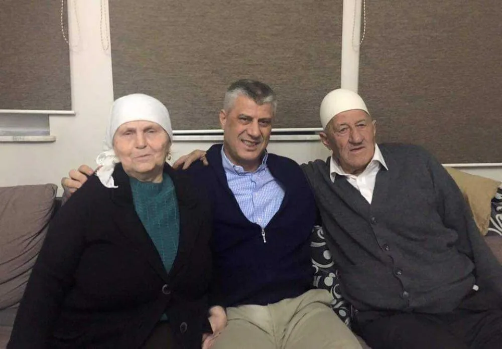 I përkeqësohet gjendja nënës së ish-presidentit Thaçi