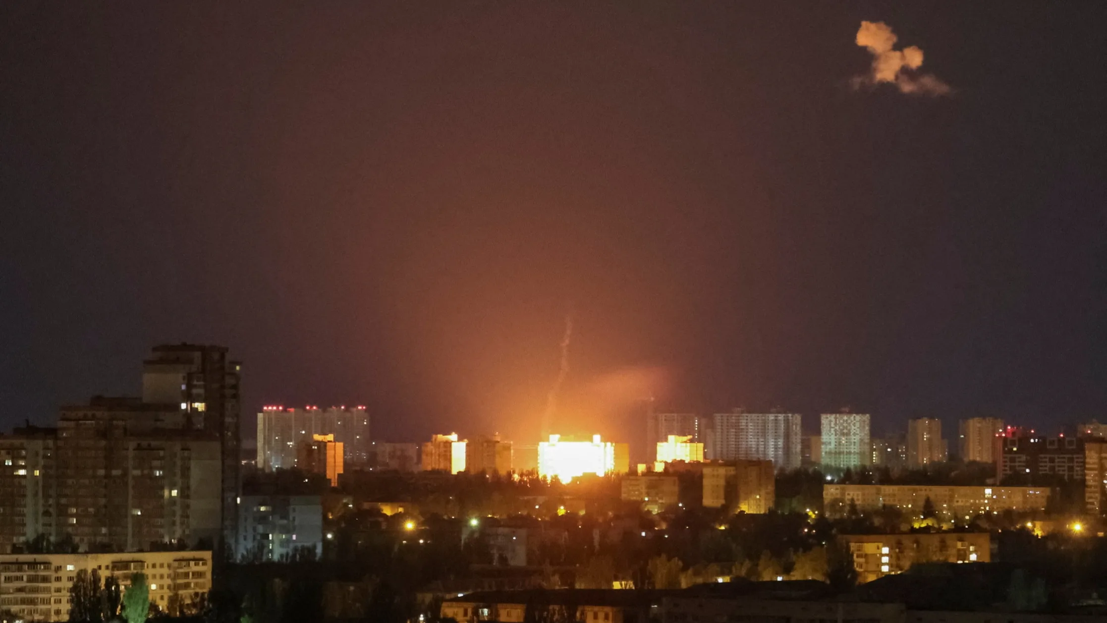 Ukraina pretendon se ka rrëzuar 30 raketa dhe dronë rus gjatë natës në Kiev