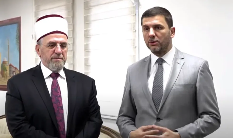 Krasniqi viziton BIK-un: Urojmë gjithë besimtarët dhe miqtë tanë që po mbahen në Hagë