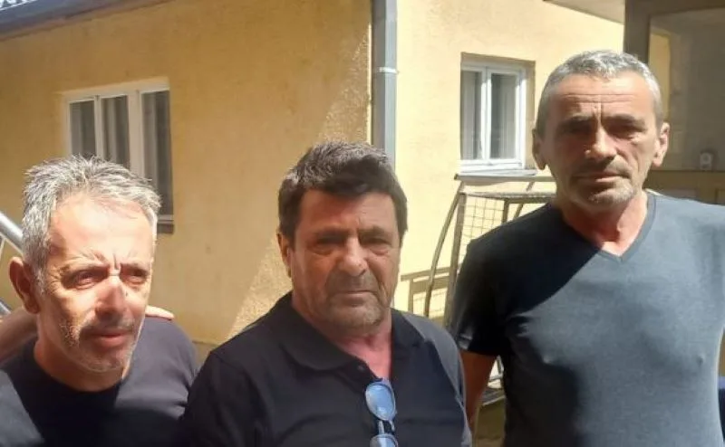 Policët e liruar nisen drejt Kosovës (VIDEO)