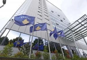 FMN-ja për Kosovën: Ngadalësim i ekonomisë, rritje e inflacionit dhe rreziqe nga pasiguria politike