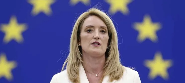 Metsola: Mirëpresim përpjekjet e Kosovës për t’i qetësuar tensionet në veri