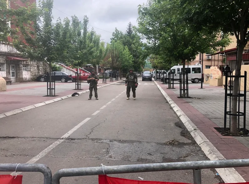 Numër i vogël i serbëve vazhdojnë protestat në veri