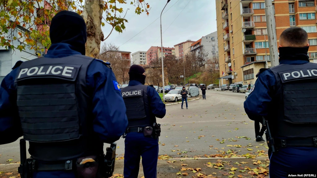Nga nesër, largohen edhe 25 për qind e pranisë policore nga objektet komunale në veri