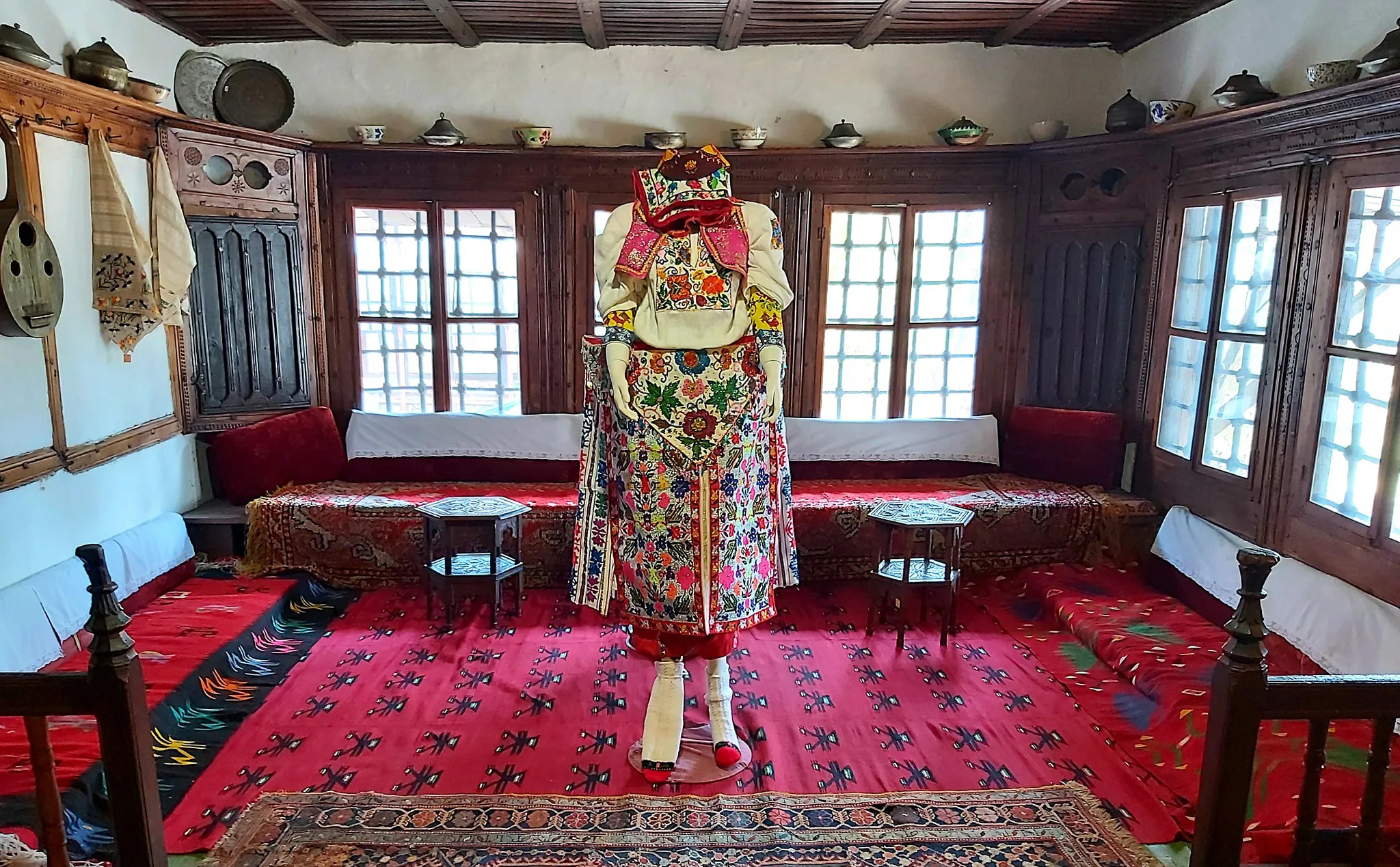 Veshja unike e gruas hasjane