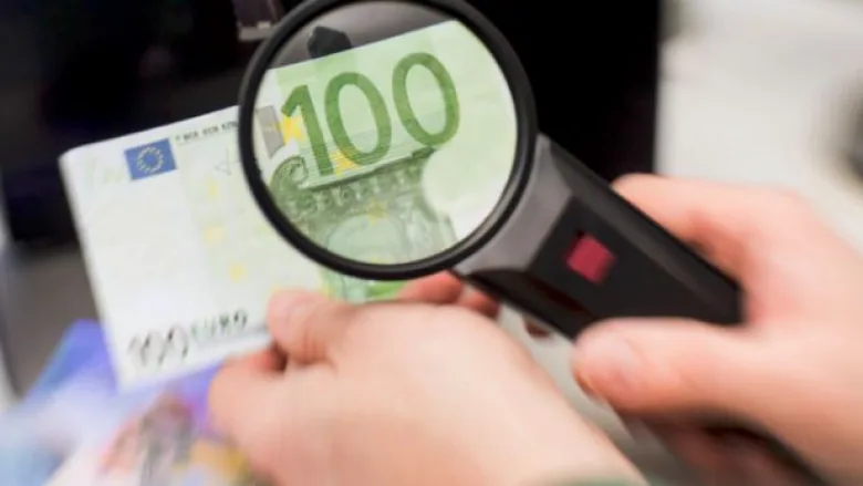 Para të falsifikuara po qarkullojnë në Kosovë – policia arreston tre persona