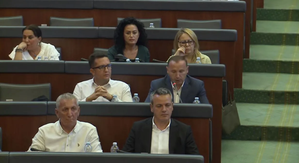 Zemaj i kërkon Konjfucës që ta ndërpres seancën: S’po i kontribuoni as Kosovës as pushtetit tuaj