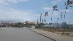 Paralajmërim për erëra të forta në Kosovë, institucionet bëjnë thirrje për kujdes