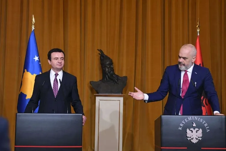 Kurti refuzon të takohet me Ramën pa mbledhje të qeverive