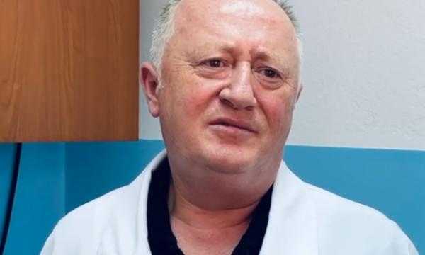 Flet mjeku i Spitalit të Lezhës, tregon si është gjendja shëndetësore e pushuesve nga Kosova që u helmuan në Shëngjin