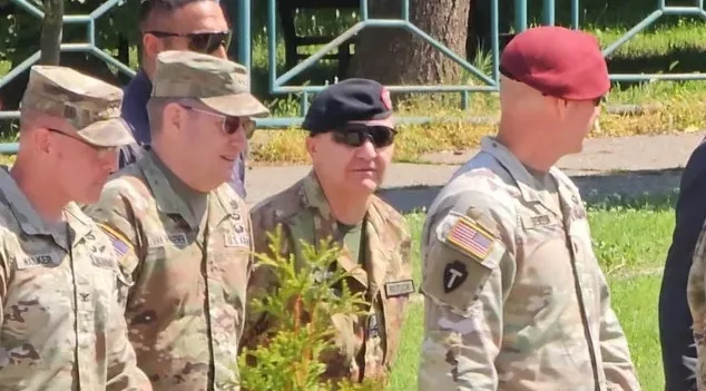 Komandanti i KFOR-it në Leposaviq, nuk hyn në komunë