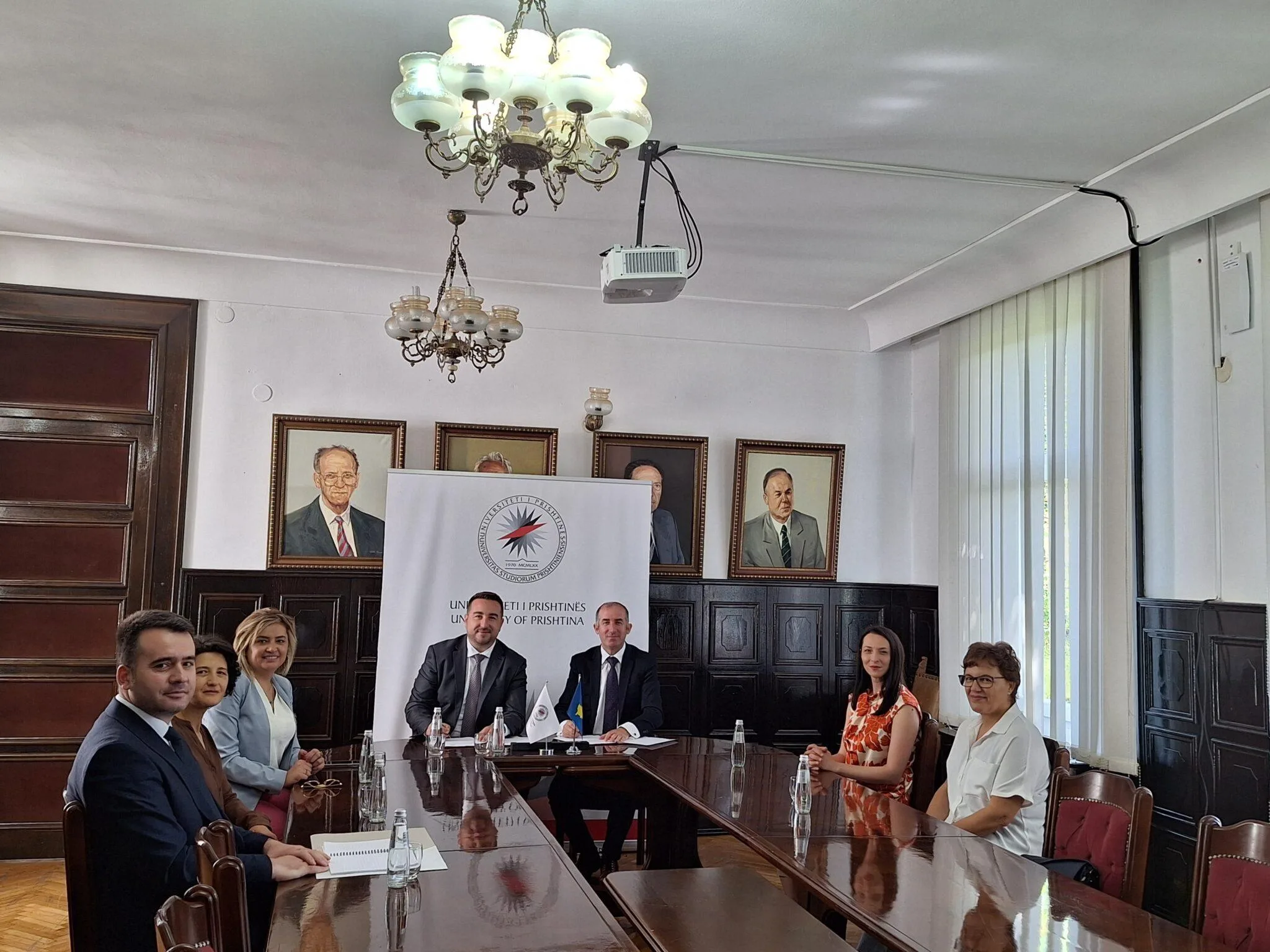 Qendra për Përsosmëri në Mësimdhënie e Universitetit të Prizrenit “Ukshin Hoti” dhe ajo e Universitetit të Prishtinës “Hasan Prishtina” kanë nënshkruar marrëveshje bashkëpunimi