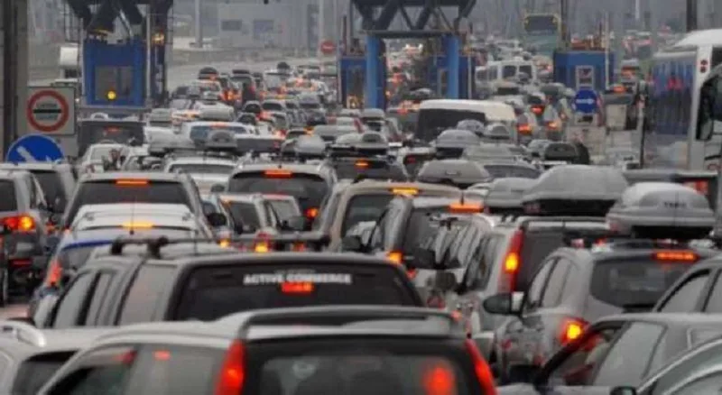 Një orë e gjysmë për të dalë nga Kosova nga Dheu i Bardhë