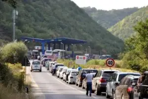 Pritjet në pikat kufitare për të dalë nga Kosova