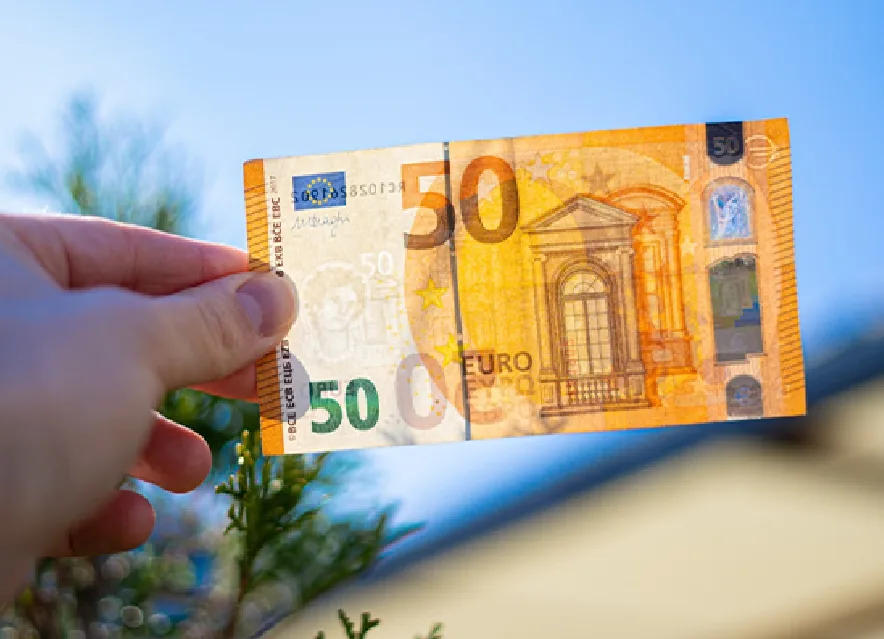 Arrestohen pesë persona që në Tiktok shisnin para false, përfituan deri 20 mijë euro
