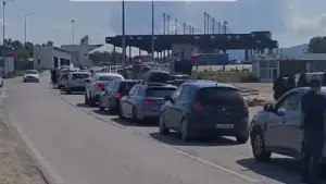 Ardhja e mërgimtarëve rrit fluksin në pikat kufitare, pritje deri në 40 minuta