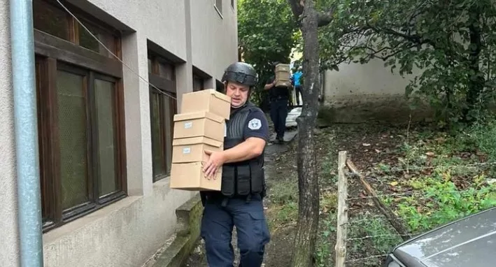 Policia e Kosovës kujdeset për qytetarët e Banjskës