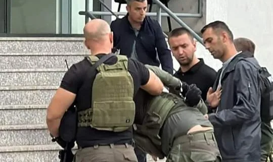 Sot mbahet seancë për dy të arrestuarit pjesë e grupit terrorist