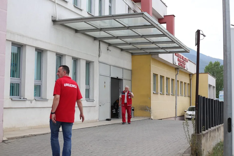 Fillon realizimi i projektit për mirëmbajtjen dhe rinovimin e objektit të “Shërbimit Urgjent” në Prizren
