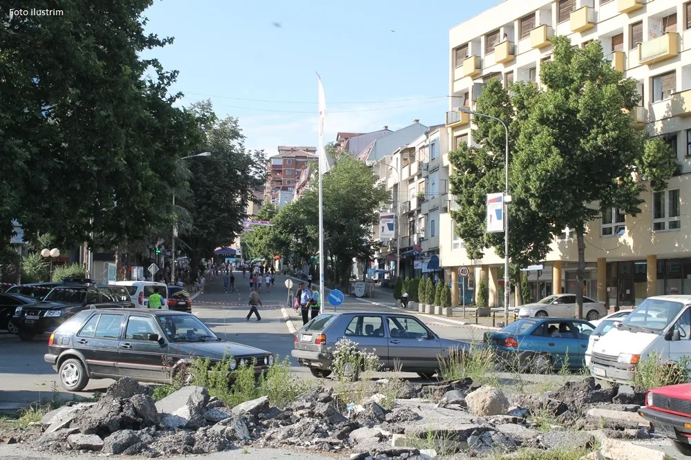 Bashkimi Evropian reagon për hedhjen e granatës së dorës në veri