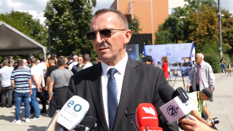 Zeqiri në Ditën e Policisë së Kosovës përsërit thirrjet për sigurime shëndetësore për policët