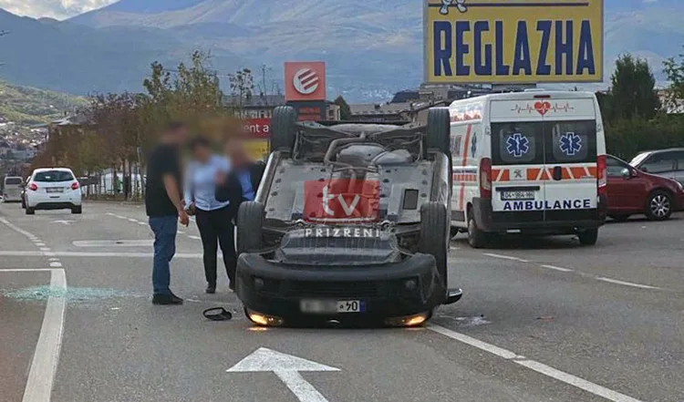 Vetaksident në lagjen “Bazhdarhane”, rrokulliset vetura