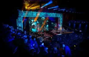 Sonte nata finale e Festivalit të Këngës në RTK, 10 këngë synojnë trofeun