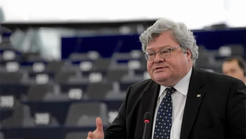 Eurodeputeti gjerman i reagon Sarrazinit: Je gabim, Lajçak e Borell e kanë humbur besimin në Kosovë
