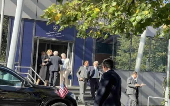 Kurti takoi ambasadorët e QUINT-it