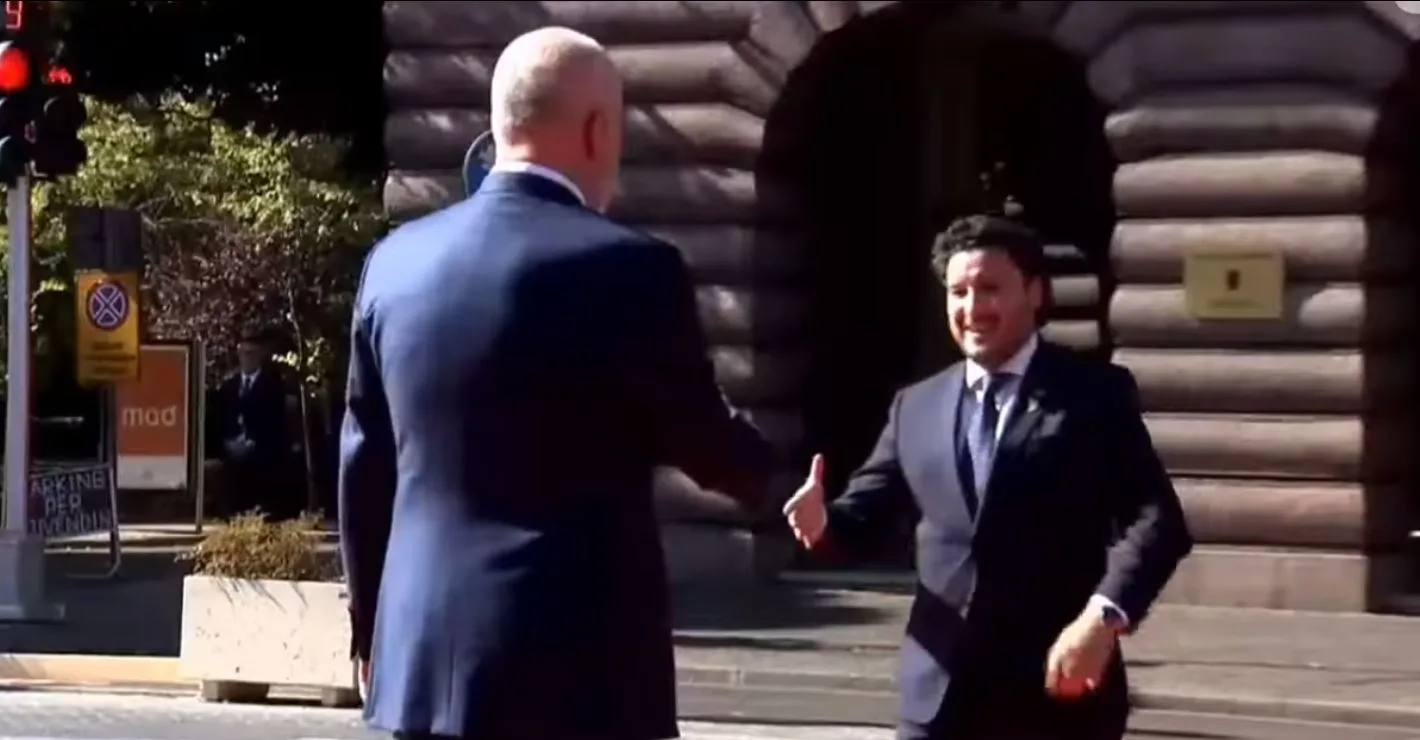 Relacioni vëllazëror i Ramës dhe Abazoviq: “O ma i miri i tanve”, “Baba i kombit”