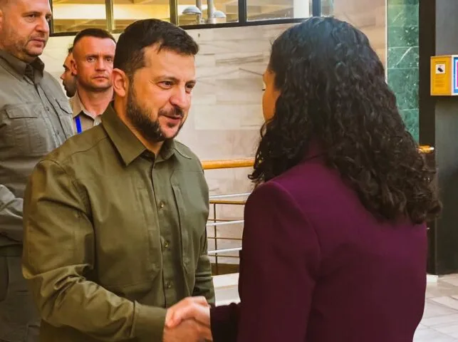 Presidentja Osmani takon homologun ukrainas, Zelensky