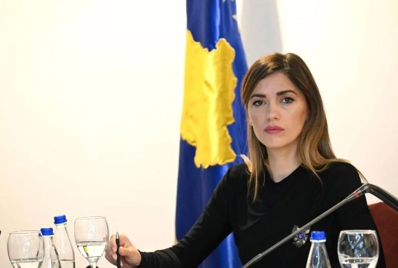 “Arratisja nga burgjet e Kosovës”- Ministrja Haxhiu intervistohet nga Prokuroria Speciale