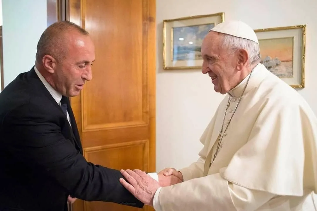 Haradinaj uron Krishtlindjen: Shpresojmë në njohjen sa më parë nga “Selia e Shenjtë”