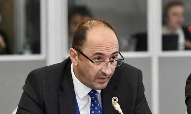 Liburn Aliut: Nuk kam pasur ndonjë njoftim zyrtar për hetime ndaj meje