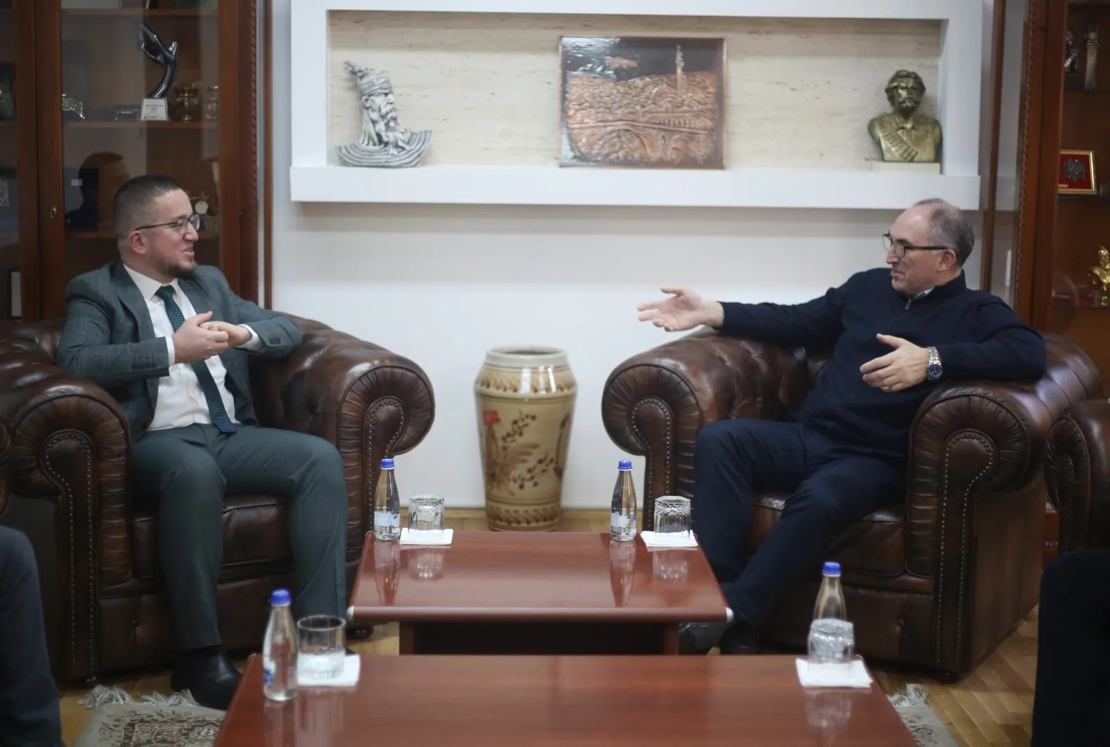 Shaqir Totaj takohet me kryetarin e Këshillit të Bashkësisë Islame në Prizren, Besim Berisha