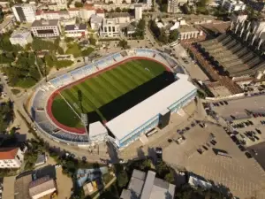 MKRS ndanë 1.3 milion euro për fushën e stadiumit ” Fadil Vokrri”