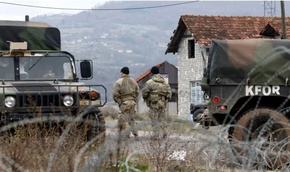 KFOR-i ekzaminon zollat e gjetura në Banjskë: Po sigurojmë zonën