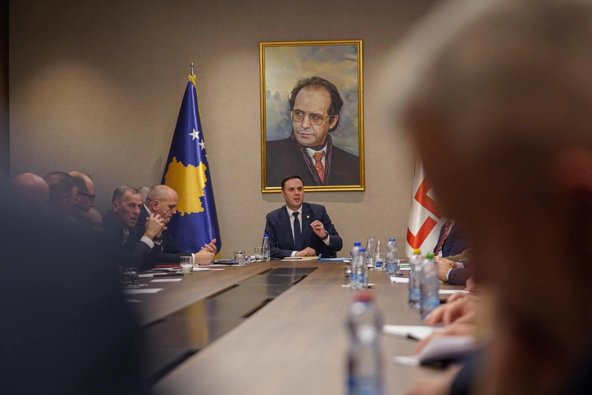 Abdixhiku e akuzon pushtetin për arrogancë, populizëm e propagandë