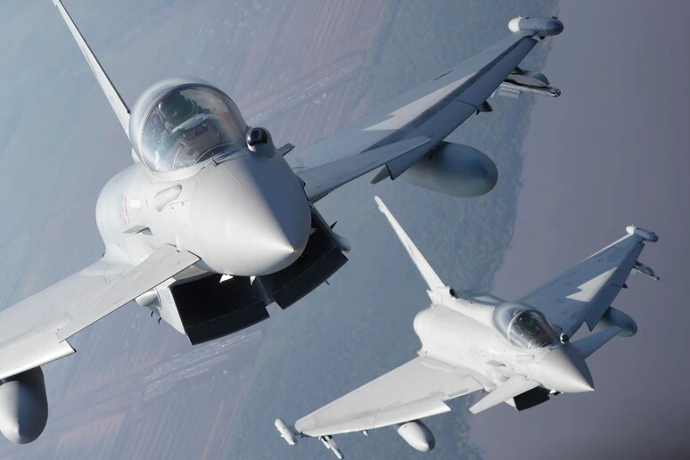 Forcat ajrore italiane ndalin avionë rusë mbi Detin Baltik