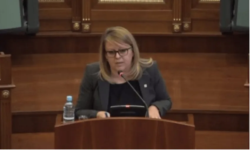 Hykmete Bajrami: 170 persona në ditë largohen nga Kosova