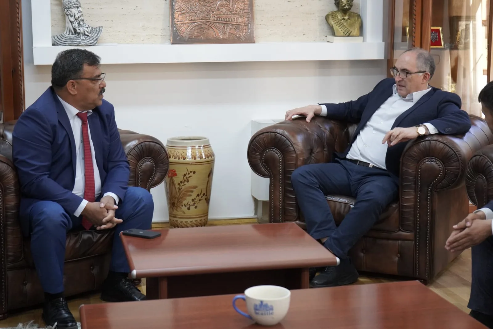 Kryetari Totaj në takim me kryetarin e subjektit politik PDAK