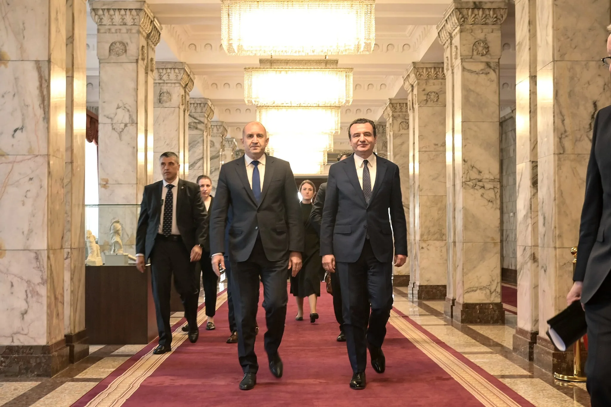 Kryeministri Kurti u mirëprit nga Presidenti i Bullgarisë, Rumen Radev
