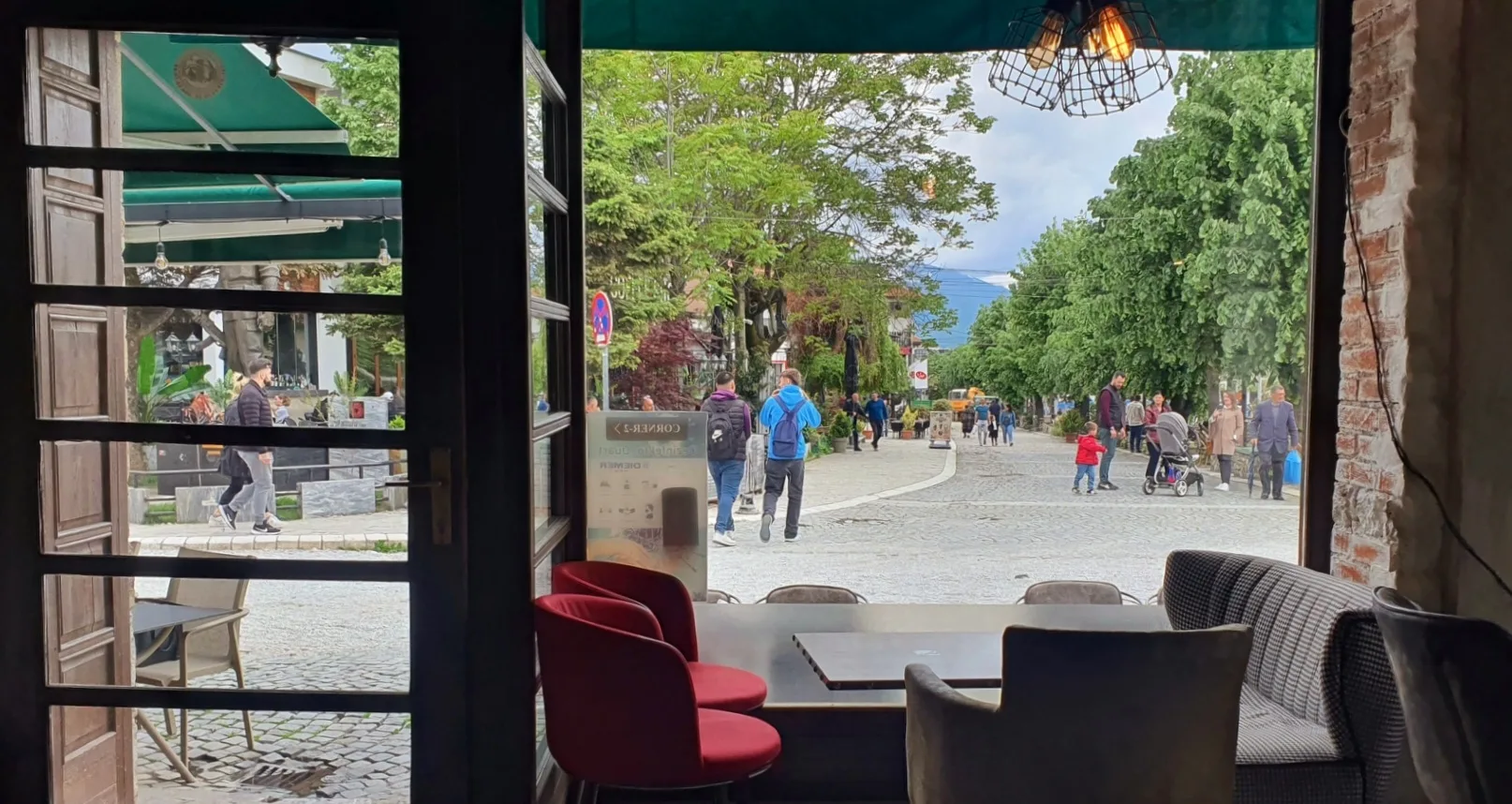 Java fillon me mot të vranët dhe intervale me diell