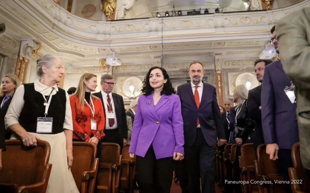 Presidentja Vjosa Osmani nderohet me Çmimin e Evropës nga Fondacioni Pan-Evropian