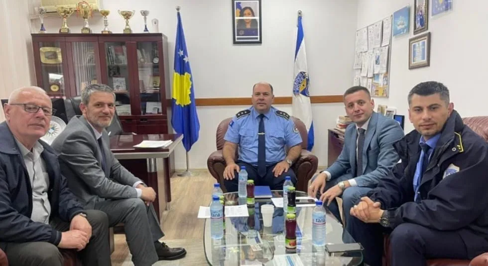 Drejtori i Policisë Rajonale në Prizren priti në takim Drejtorin e Departamentit për Operativ të SHKK
